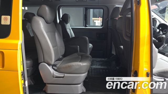 Hyundai Starex 2019 — photo 17