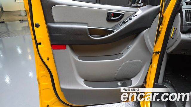 Hyundai Starex 2019 — photo 15
