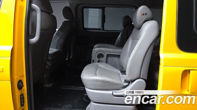 Hyundai Starex 2019 — photo 16