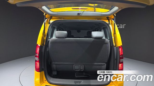 Hyundai Starex 2019 — photo 31