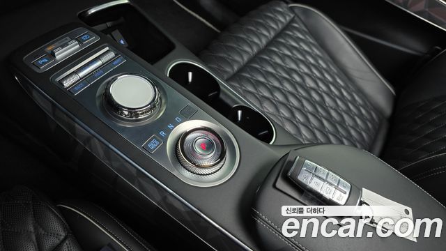 Genesis GV70 2021 — photo 12
