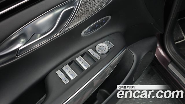 Genesis GV70 2021 — photo 21