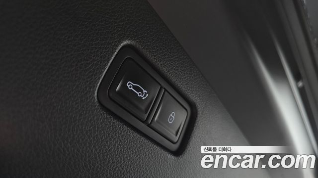 Genesis GV70 2021 — photo 26