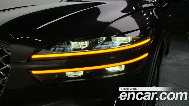 Genesis GV70 2021 — photo 8