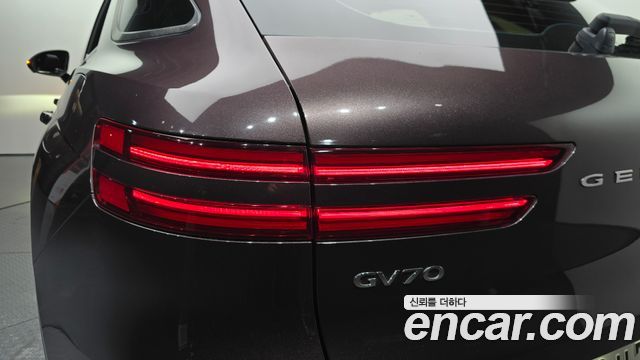 Genesis GV70 2021 — photo 9