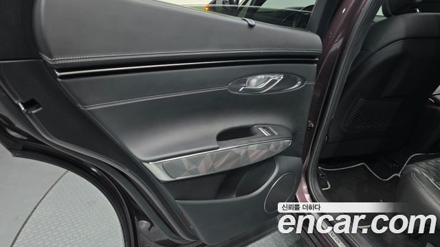 Genesis GV70 2021 — photo 15