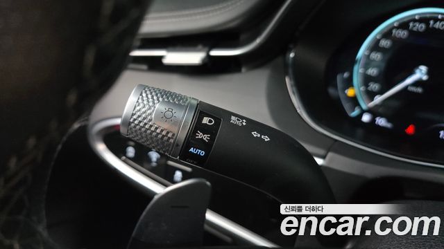 Genesis GV70 2021 — photo 30
