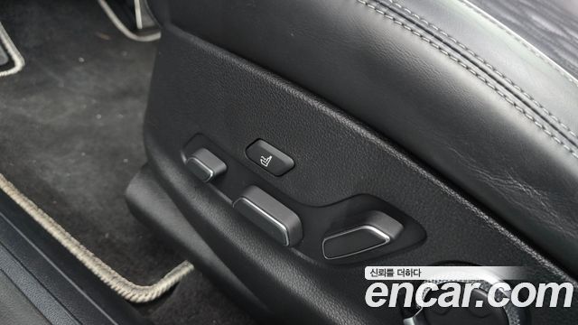 Genesis GV70 2021 — photo 32