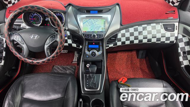 Hyundai AVANTE 2013 — photo 10