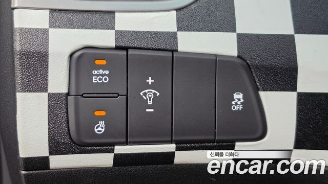 Hyundai AVANTE 2013 — photo 19
