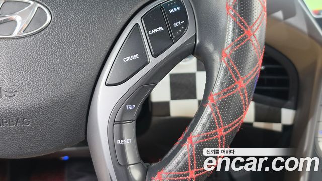 Hyundai AVANTE 2013 — photo 22