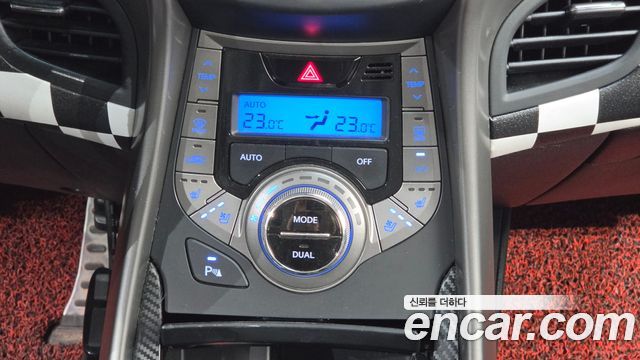 Hyundai AVANTE 2013 — photo 25
