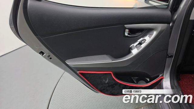 Hyundai AVANTE 2013 — photo 15