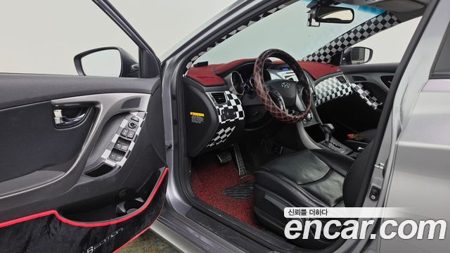 Hyundai AVANTE 2013 — photo 16