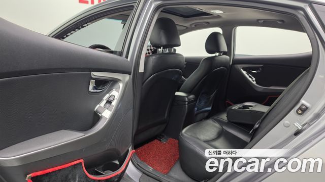 Hyundai AVANTE 2013 — photo 28