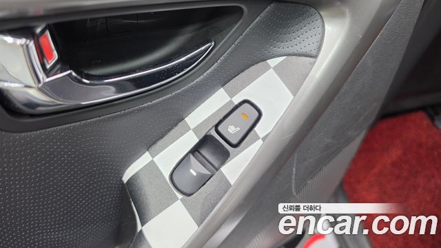 Hyundai AVANTE 2013 — photo 29