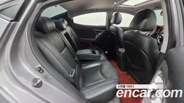 Hyundai AVANTE 2013 — photo 30