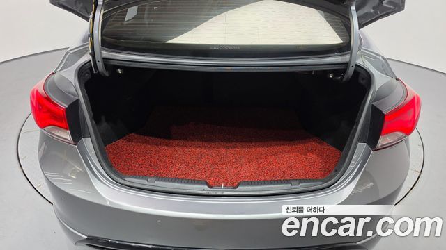 Hyundai AVANTE 2013 — photo 31