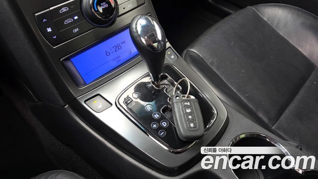 Hyundai Genesis 2011 — photo 9