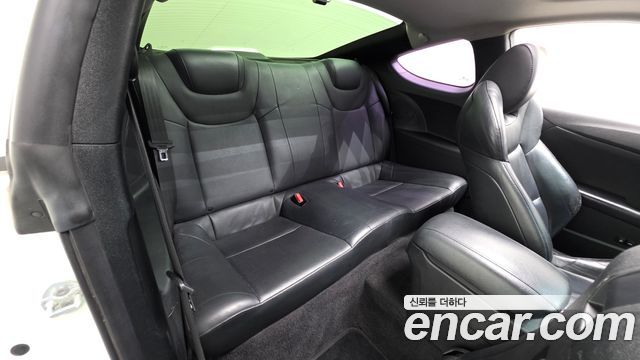 Hyundai Genesis 2011 — photo 12