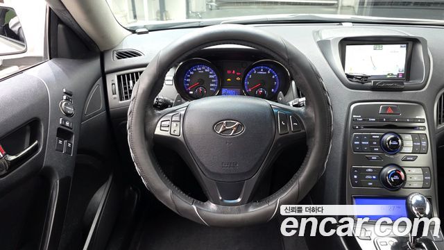 Hyundai Genesis 2011 — photo 13