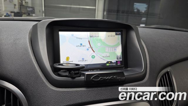 Hyundai Genesis 2011 — photo 14