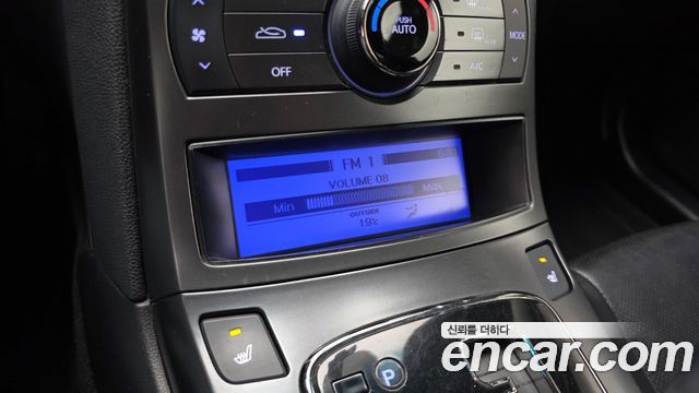 Hyundai Genesis 2011 — photo 17