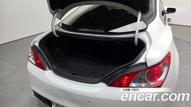 Hyundai Genesis 2011 — photo 20
