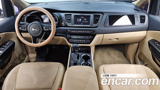 Kia Canival 2019 — photo 10