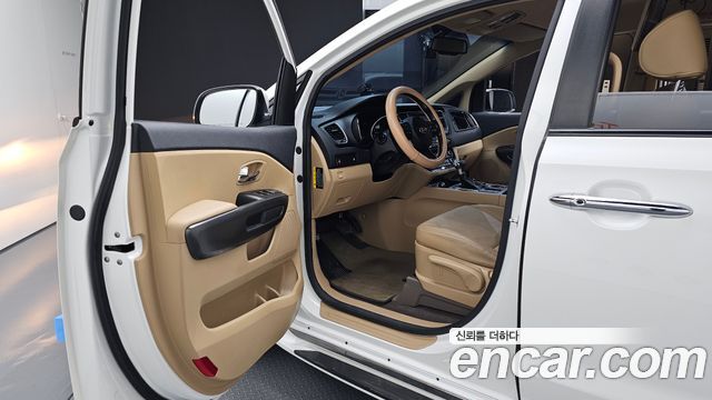 Kia Canival 2019 — photo 13