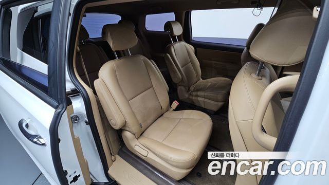 Kia Canival 2019 — photo 17