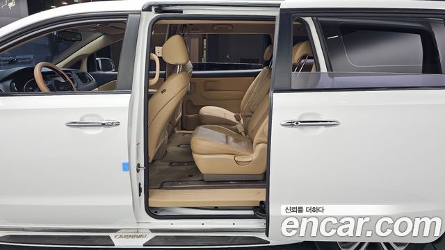Kia Canival 2019 — photo 18