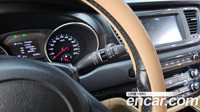 Kia Canival 2019 — photo 24