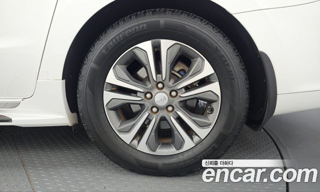 Kia Canival 2019 — photo 7