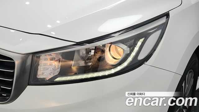 Kia Canival 2019 — photo 8