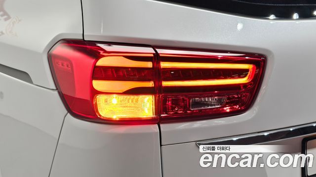 Kia Canival 2019 — photo 9