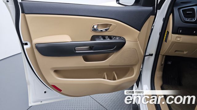 Kia Canival 2019 — photo 14