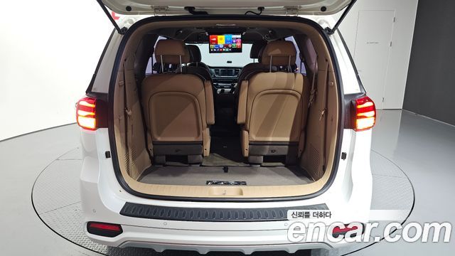 Kia Canival 2019 — photo 28