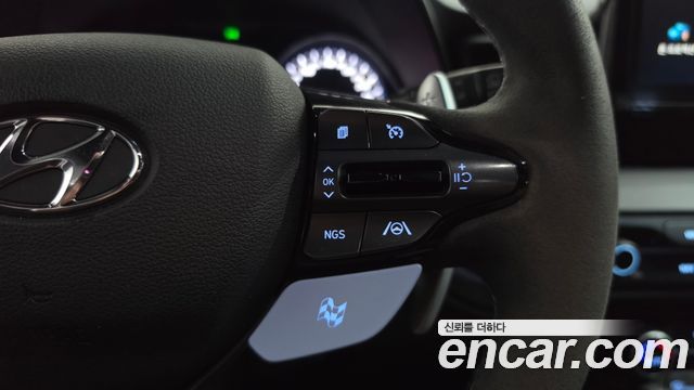 Hyundai Veloster 2021 — photo 22