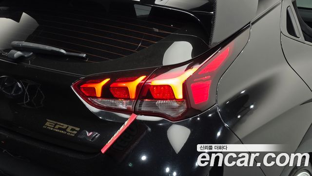 Hyundai Veloster 2021 — photo 9