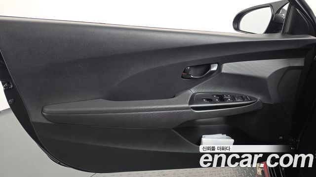 Hyundai Veloster 2021 — photo 14