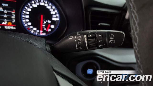 Hyundai Veloster 2021 — photo 29
