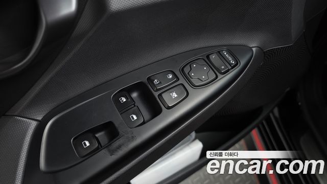 Hyundai Veloster 2021 — photo 30