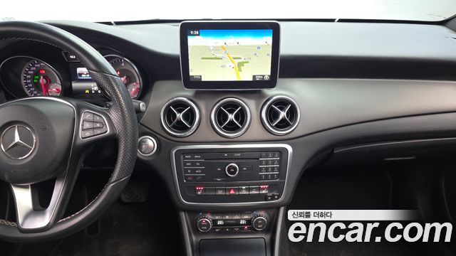 Mercedes-Benz CLA-Class 2016 — photo 14