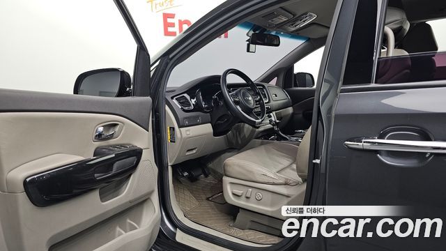 Kia Canival 2017 — photo 13