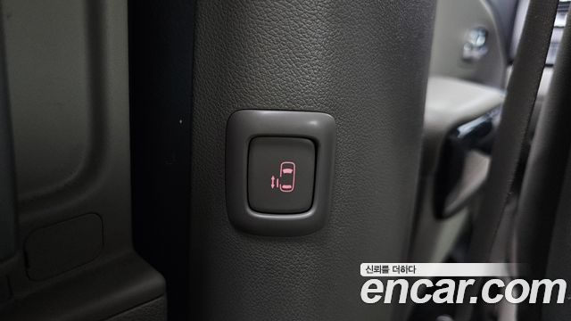Kia Canival 2017 — photo 23