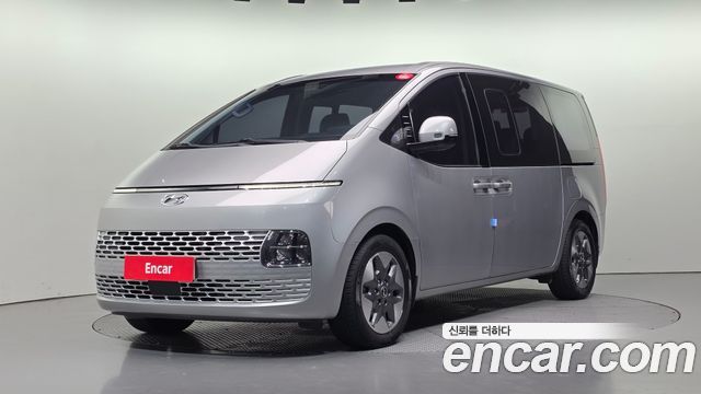 Hyundai Staria 2022 — photo 1