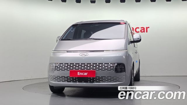 Hyundai Staria 2022 — photo 3