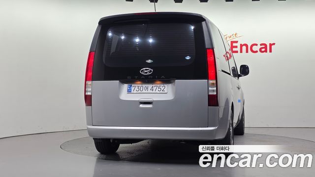 Hyundai Staria 2022 — photo 4