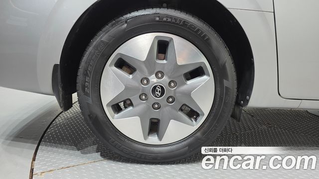 Hyundai Staria 2022 — photo 5